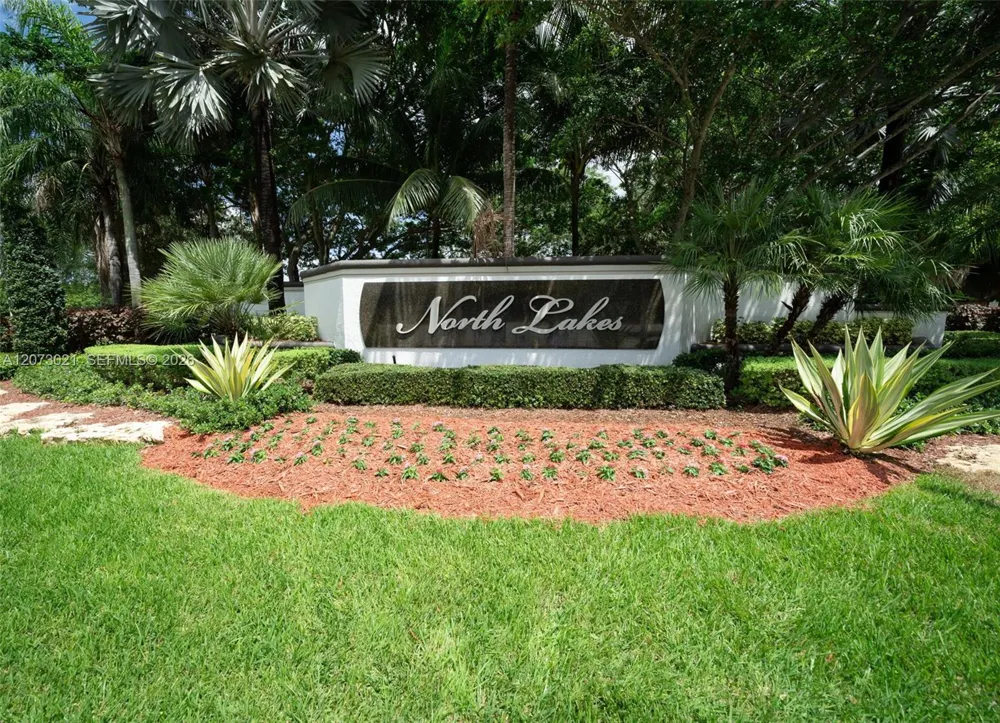 720 Falling Water Rd #720 Weston, FL 33326