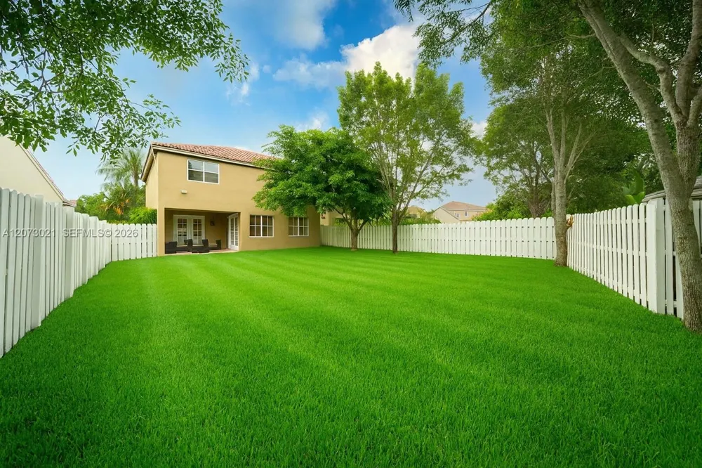 720 Falling Water Rd #720 Weston, FL 33326