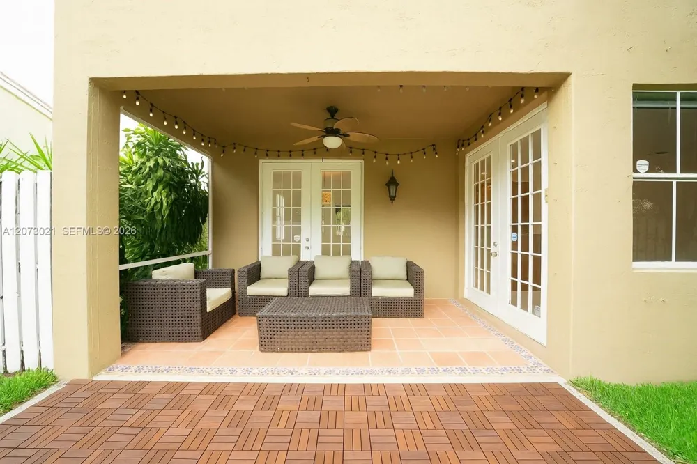 720 Falling Water Rd #720 Weston, FL 33326