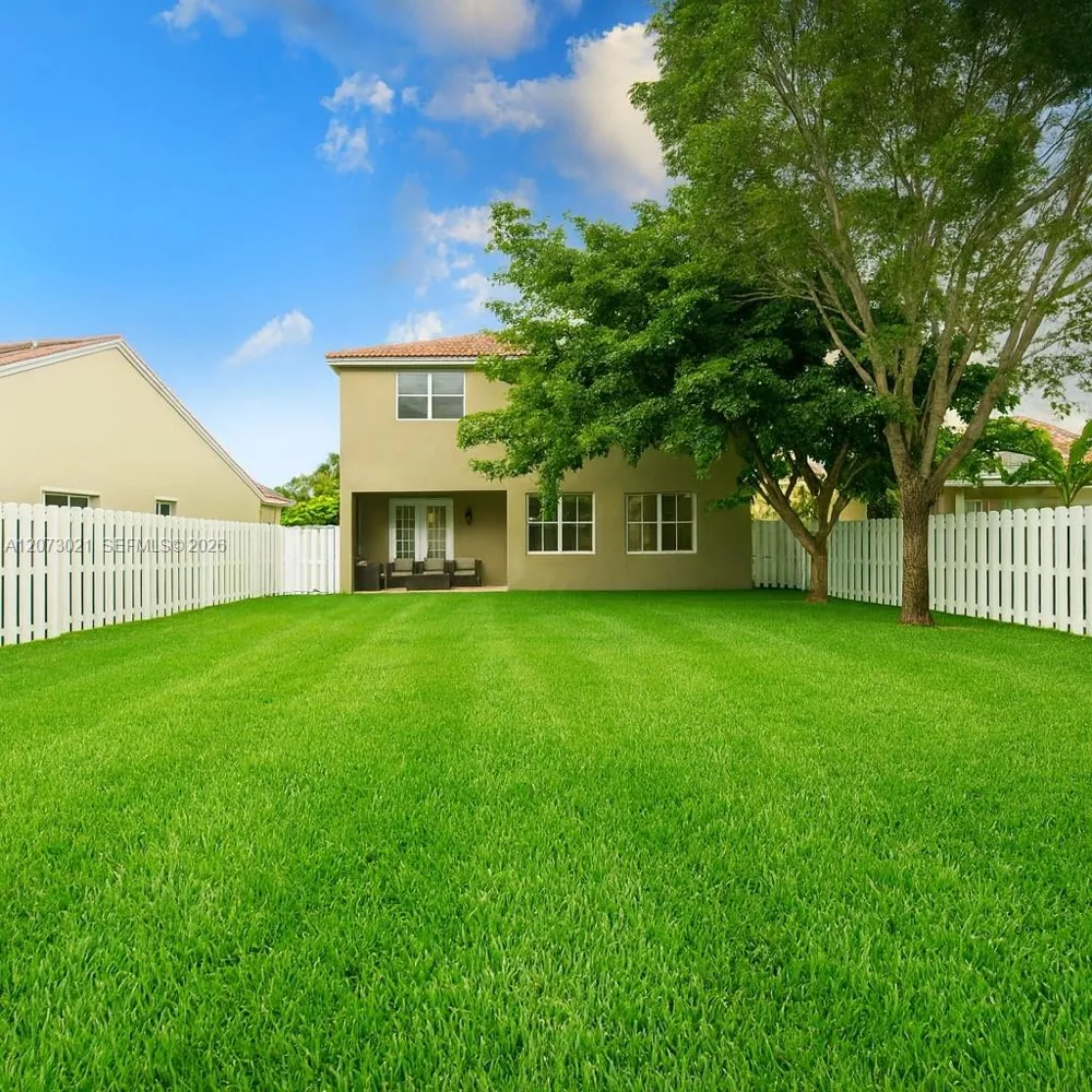 720 Falling Water Rd #720 Weston, FL 33326