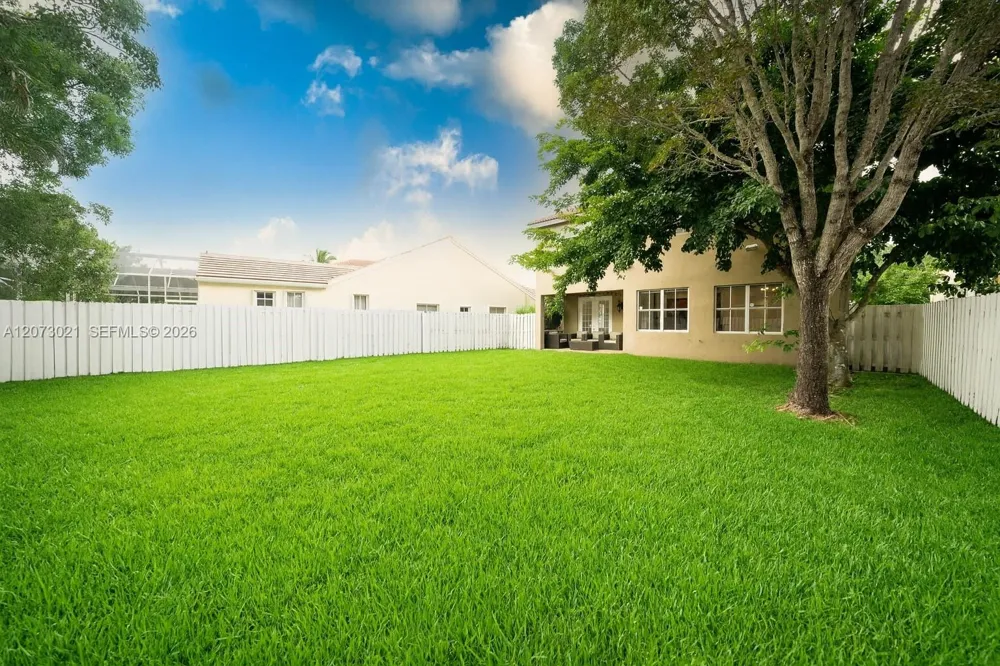 720 Falling Water Rd #720 Weston, FL 33326