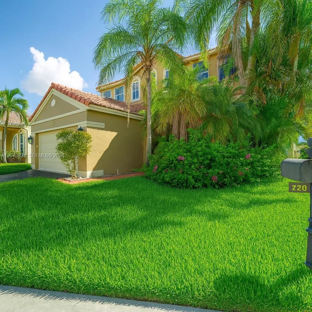 720 Falling Water Rd #720 Weston, FL 33326