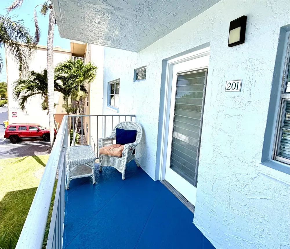 300 NE 26TH AVENUE #2010 Boynton Beach, FL 33435