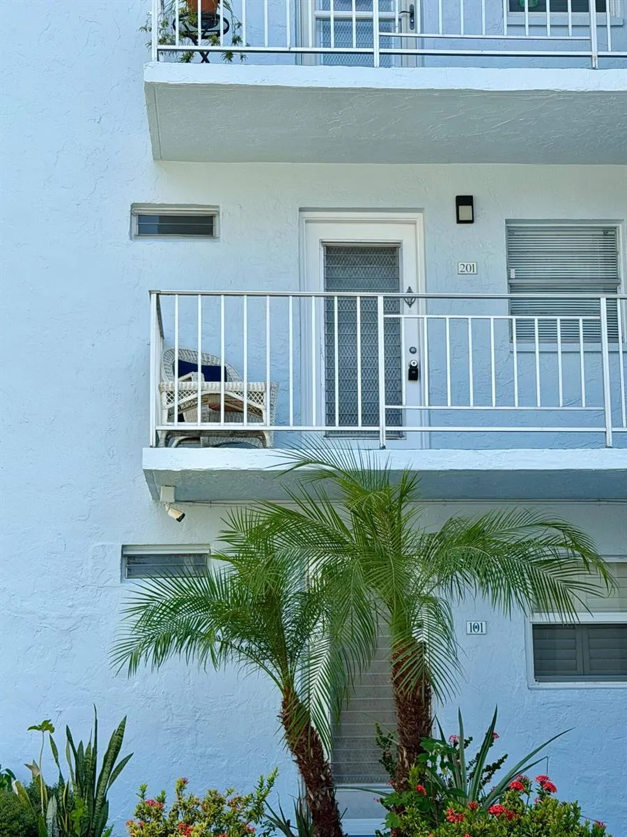 300 NE 26TH AVENUE #2010 Boynton Beach, FL 33435