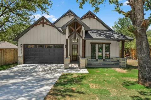 3303 Hiawatha Trail