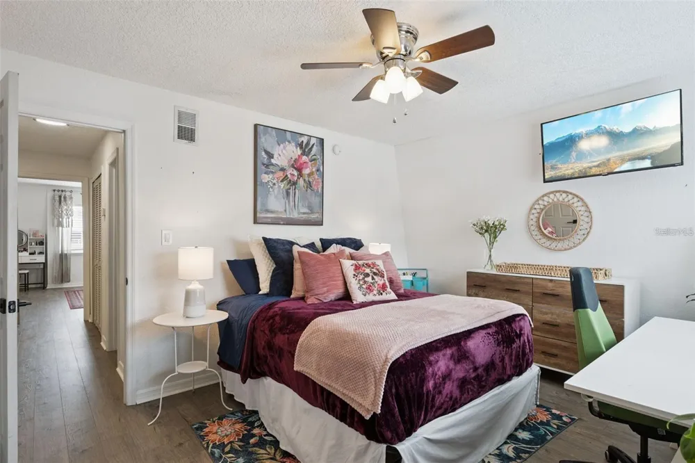 1922 CONWAY ROAD #4 Orlando, FL 32812
