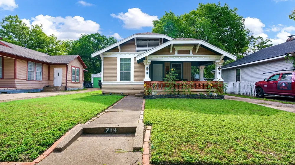 714 S Winnetka Avenue Dallas, TX 75208