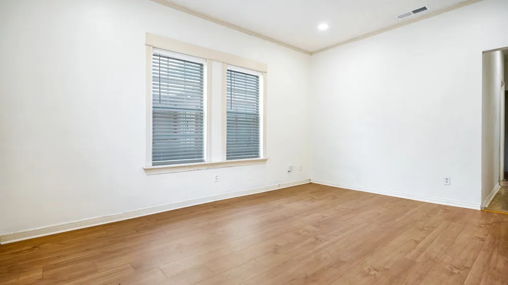714 S Winnetka Avenue Dallas, TX 75208