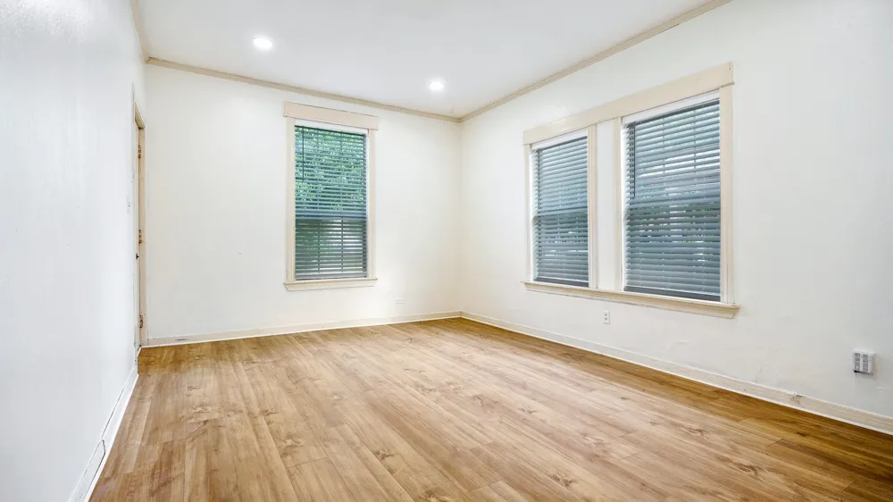 714 S Winnetka Avenue Dallas, TX 75208