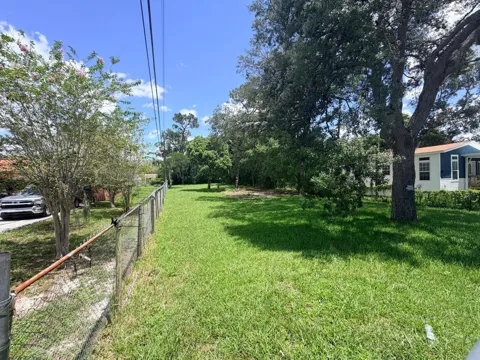 1329 LAKE DRIVE