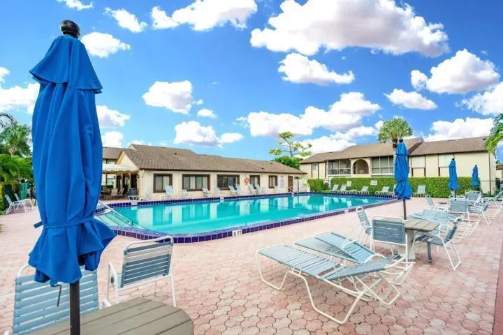 3526 LA PALMAS COURT #A-1 