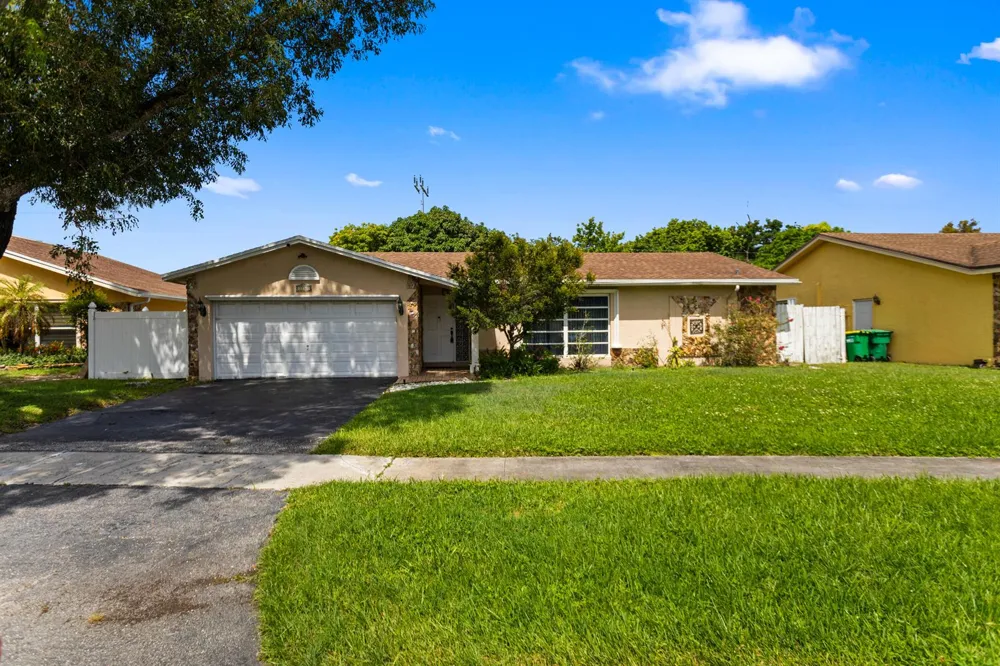 3750 NW 73rd Avenue Lauderhill, FL 33319