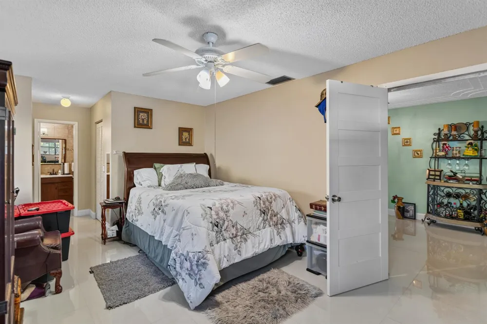 3750 NW 73rd Avenue Lauderhill, FL 33319