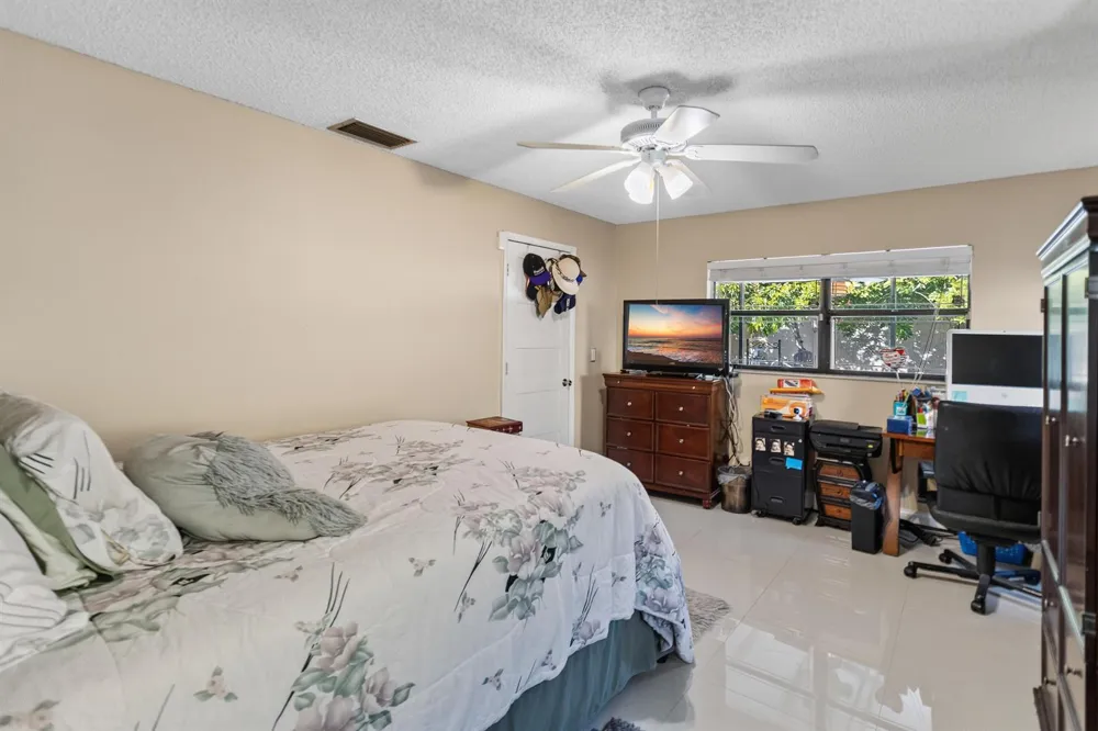 3750 NW 73rd Avenue Lauderhill, FL 33319