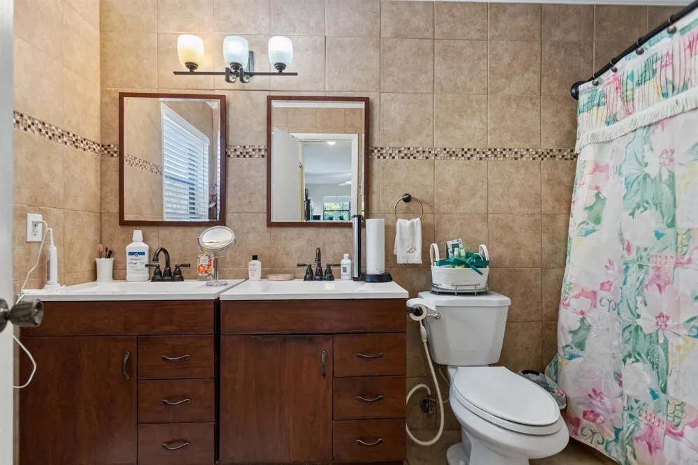 3750 NW 73rd Avenue Lauderhill, FL 33319