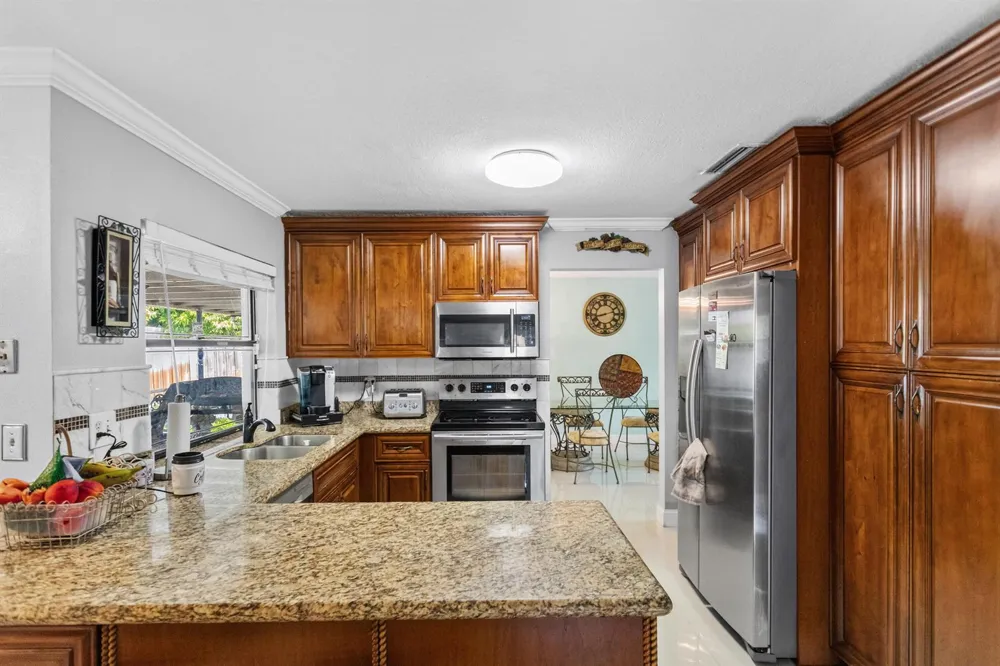 3750 NW 73rd Avenue Lauderhill, FL 33319