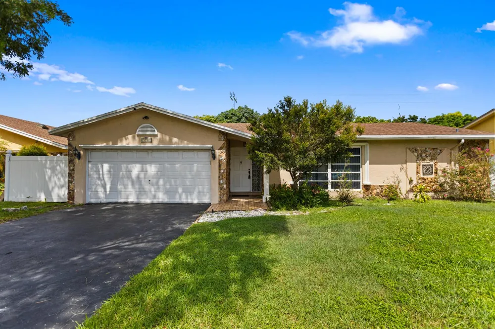 3750 NW 73rd Avenue Lauderhill, FL 33319