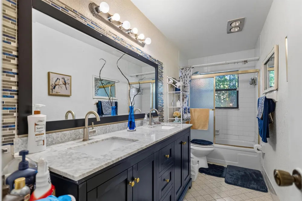3750 NW 73rd Avenue Lauderhill, FL 33319