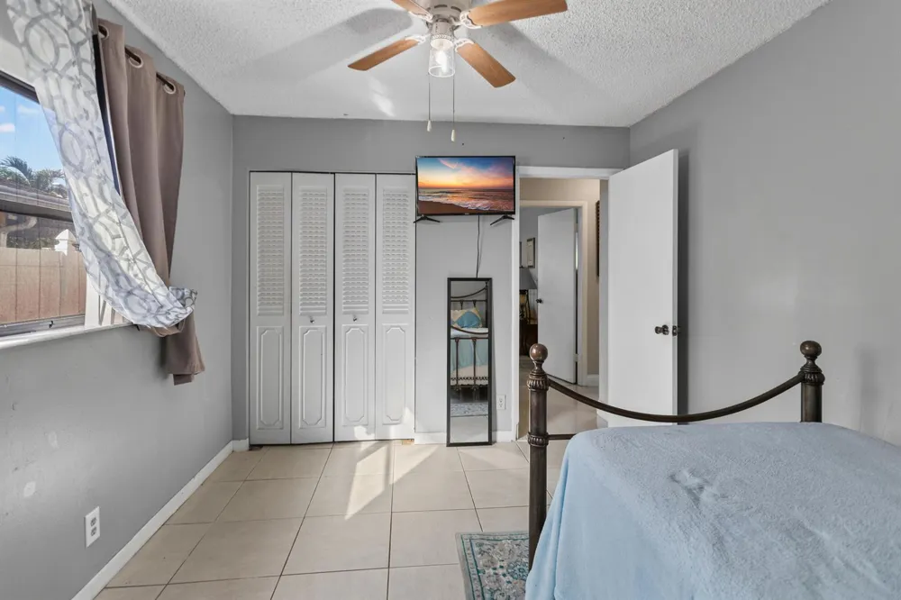3750 NW 73rd Avenue Lauderhill, FL 33319