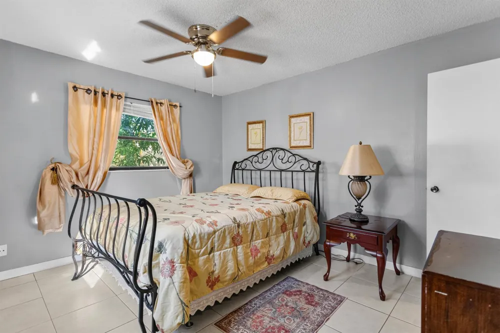 3750 NW 73rd Avenue Lauderhill, FL 33319
