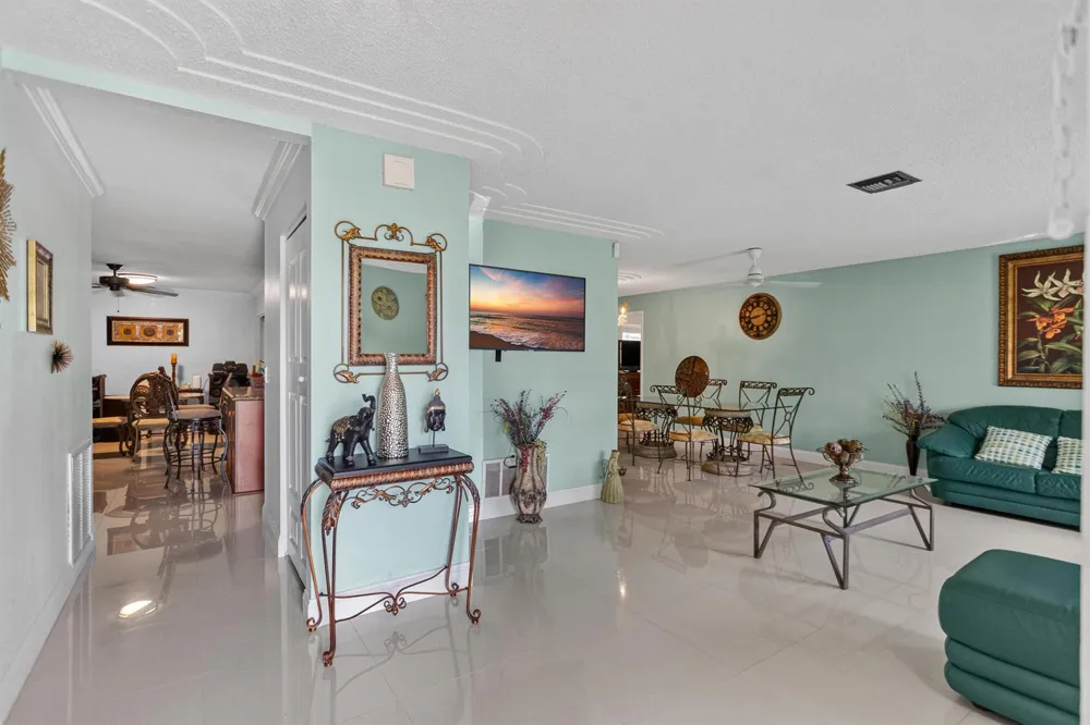 3750 NW 73rd Avenue Lauderhill, FL 33319