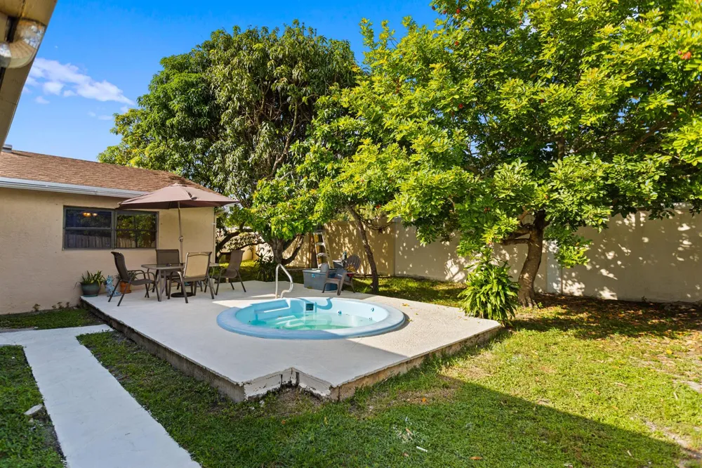 3750 NW 73rd Avenue Lauderhill, FL 33319