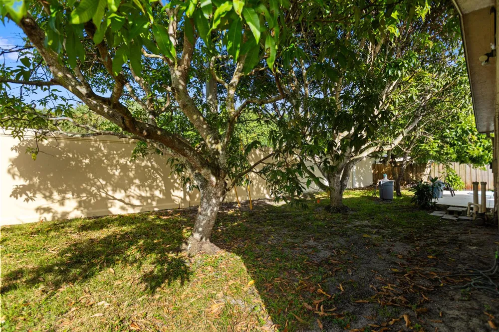 3750 NW 73rd Avenue Lauderhill, FL 33319