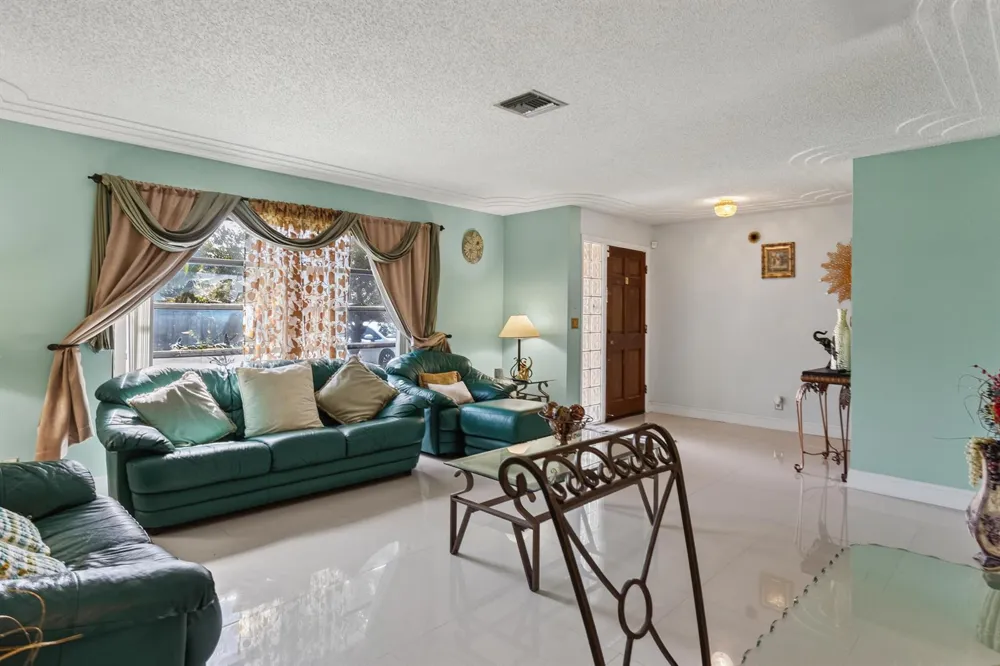 3750 NW 73rd Avenue Lauderhill, FL 33319