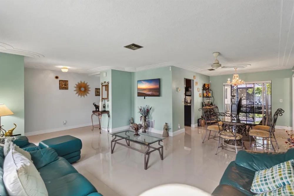 3750 NW 73rd Avenue Lauderhill, FL 33319