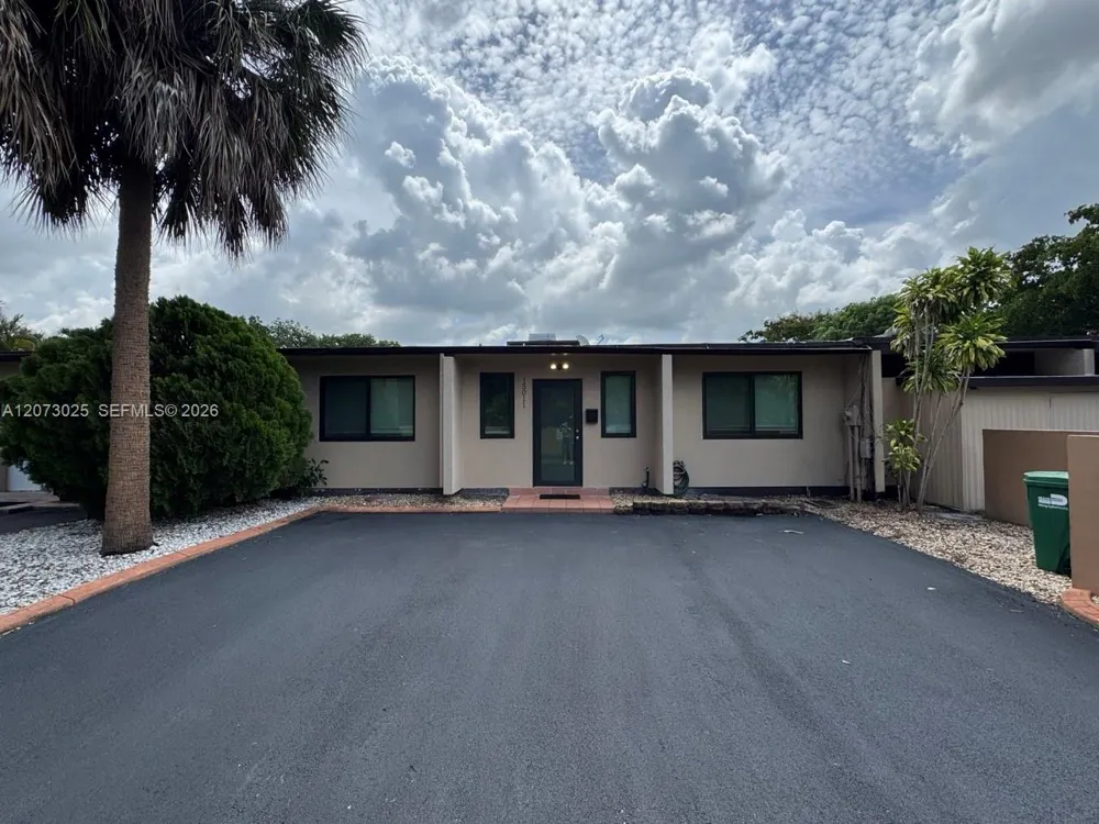 15011 Coconut Ct #15011 Miami Lakes, FL 33014