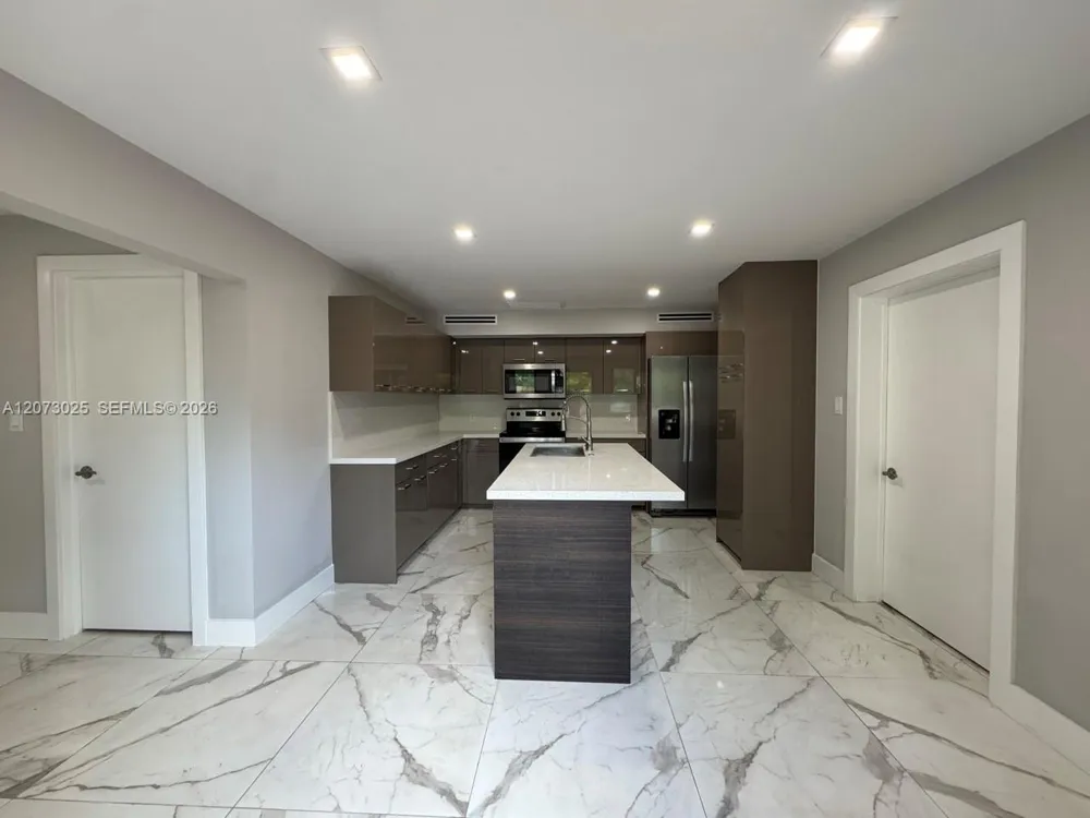 15011 Coconut Ct #15011 Miami Lakes, FL 33014