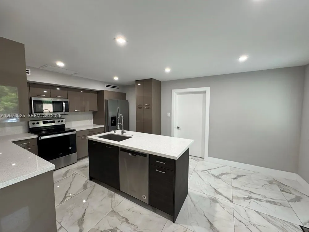 15011 Coconut Ct #15011 Miami Lakes, FL 33014