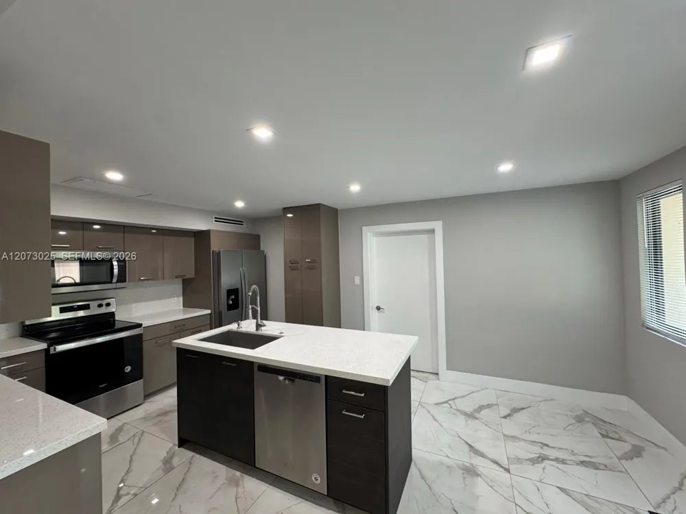 15011 Coconut Ct #15011 Miami Lakes, FL 33014