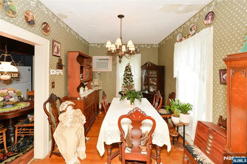 10 Ackerman Avenue Emerson, NJ 07630