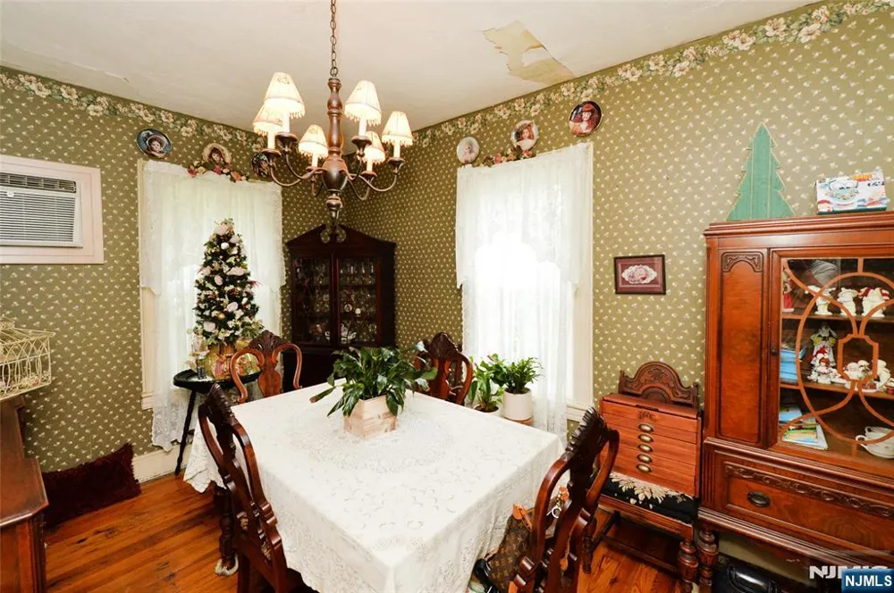 10 Ackerman Avenue Emerson, NJ 07630