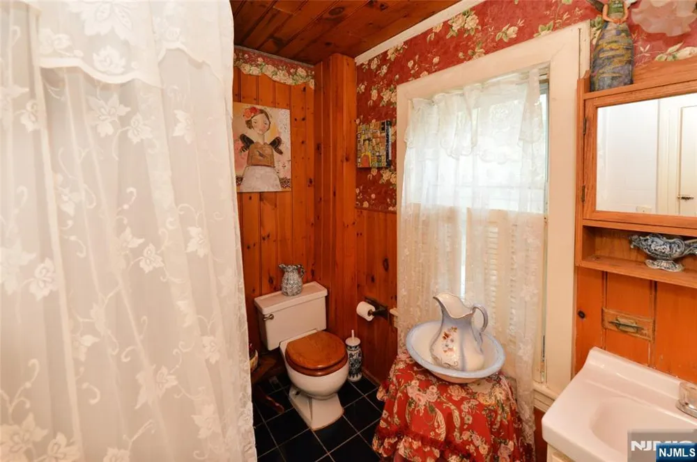 10 Ackerman Avenue Emerson, NJ 07630