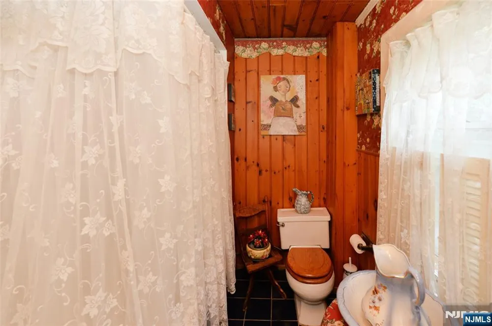 10 Ackerman Avenue Emerson, NJ 07630