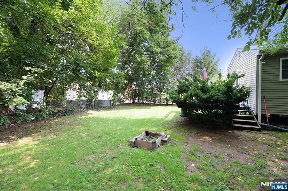 10 Ackerman Avenue Emerson, NJ 07630