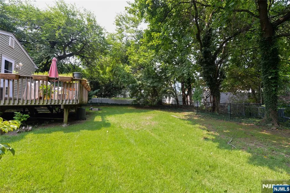 10 Ackerman Avenue Emerson, NJ 07630