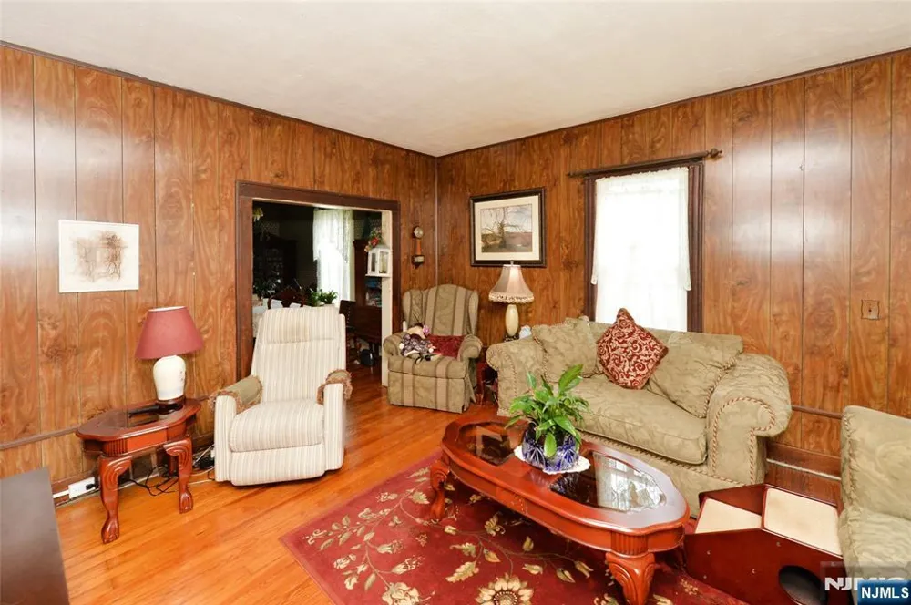 10 Ackerman Avenue Emerson, NJ 07630