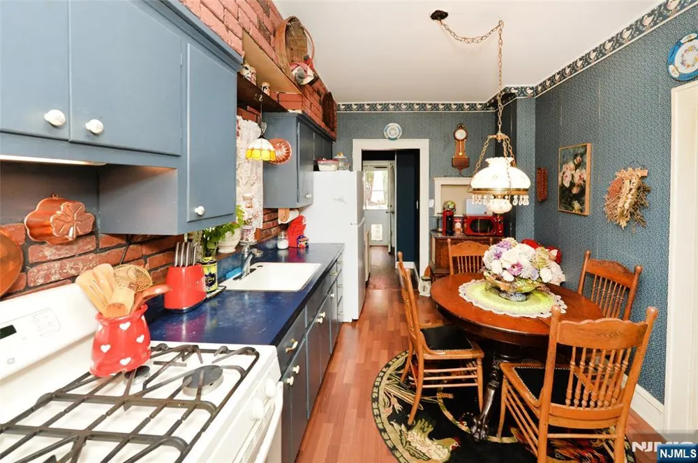 10 Ackerman Avenue Emerson, NJ 07630