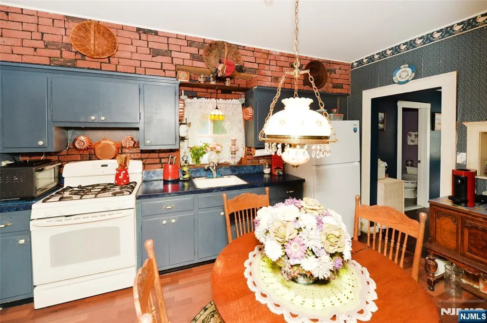10 Ackerman Avenue Emerson, NJ 07630