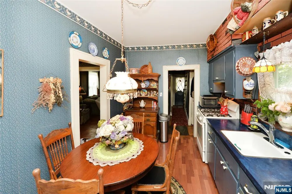 10 Ackerman Avenue Emerson, NJ 07630