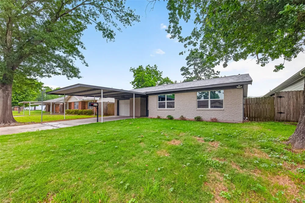 5210 Verdome Lane Houston, TX 77092