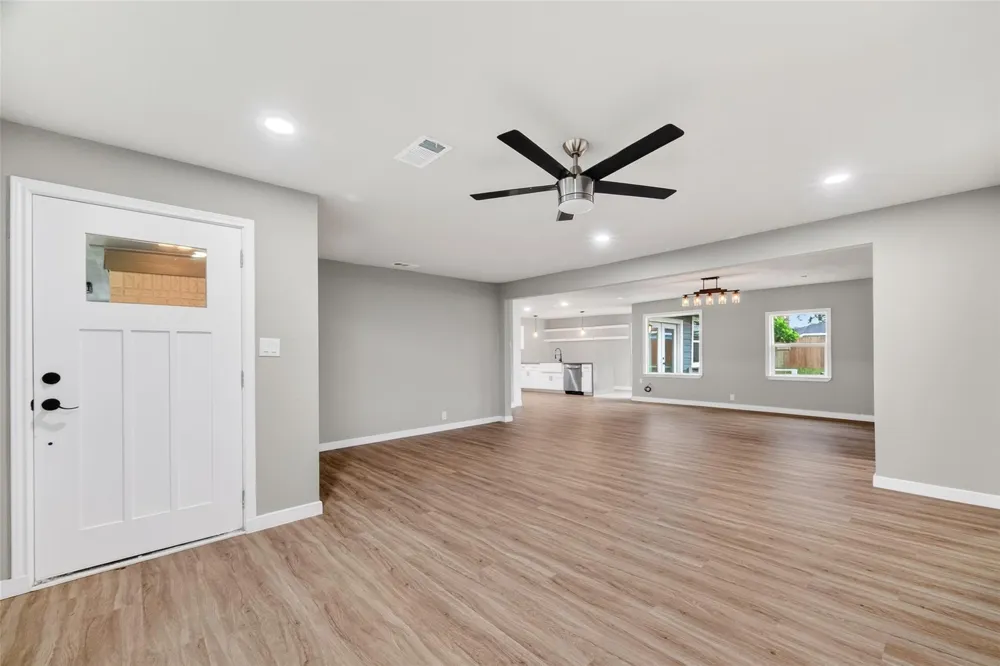 5210 Verdome Lane Houston, TX 77092