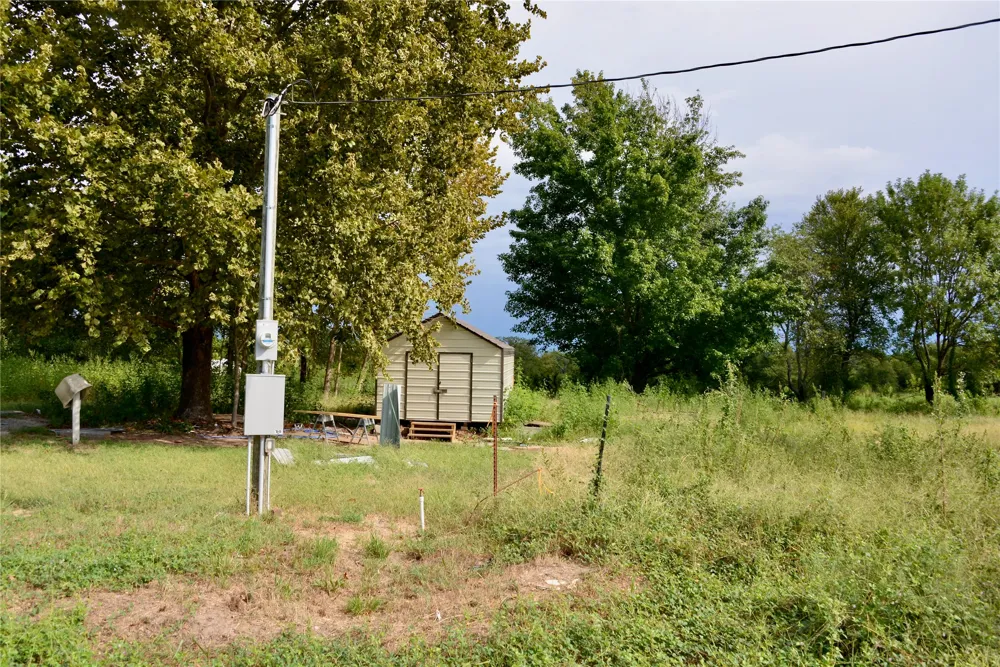 16401 E Hackberry Road Henryetta, OK 74437