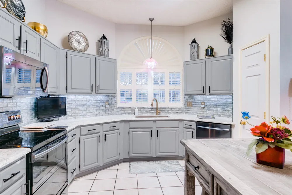 521 Millican Drive Lewisville, TX 75057