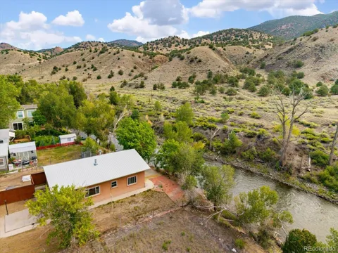 533 River Drive