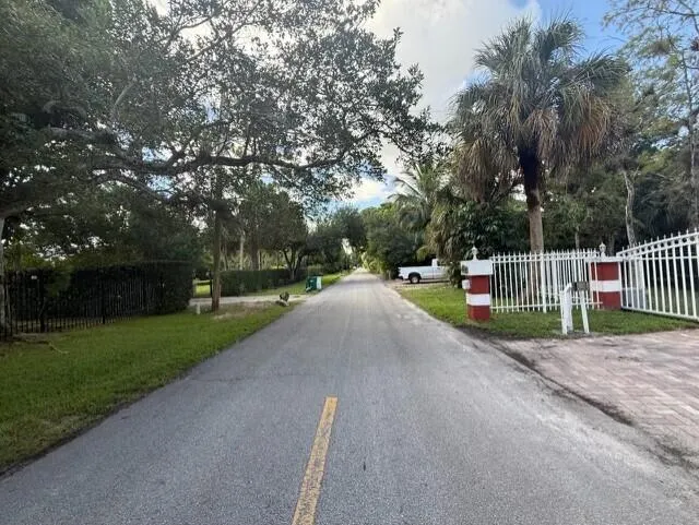 5800 PINETREE ROAD Parkland, FL 33067