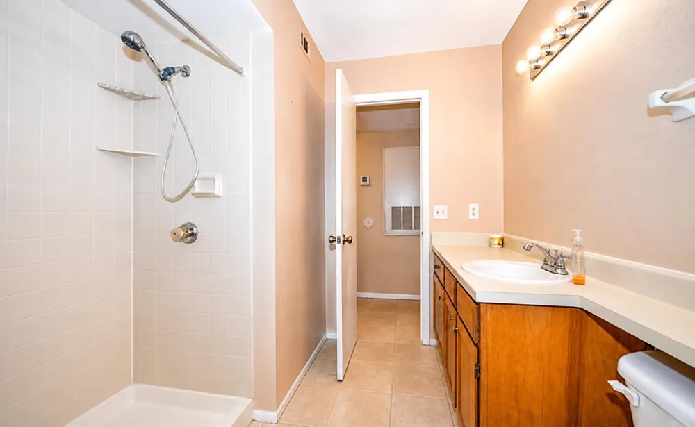 5283 IMAGES CIRCLE #104 Kissimmee, FL 34746